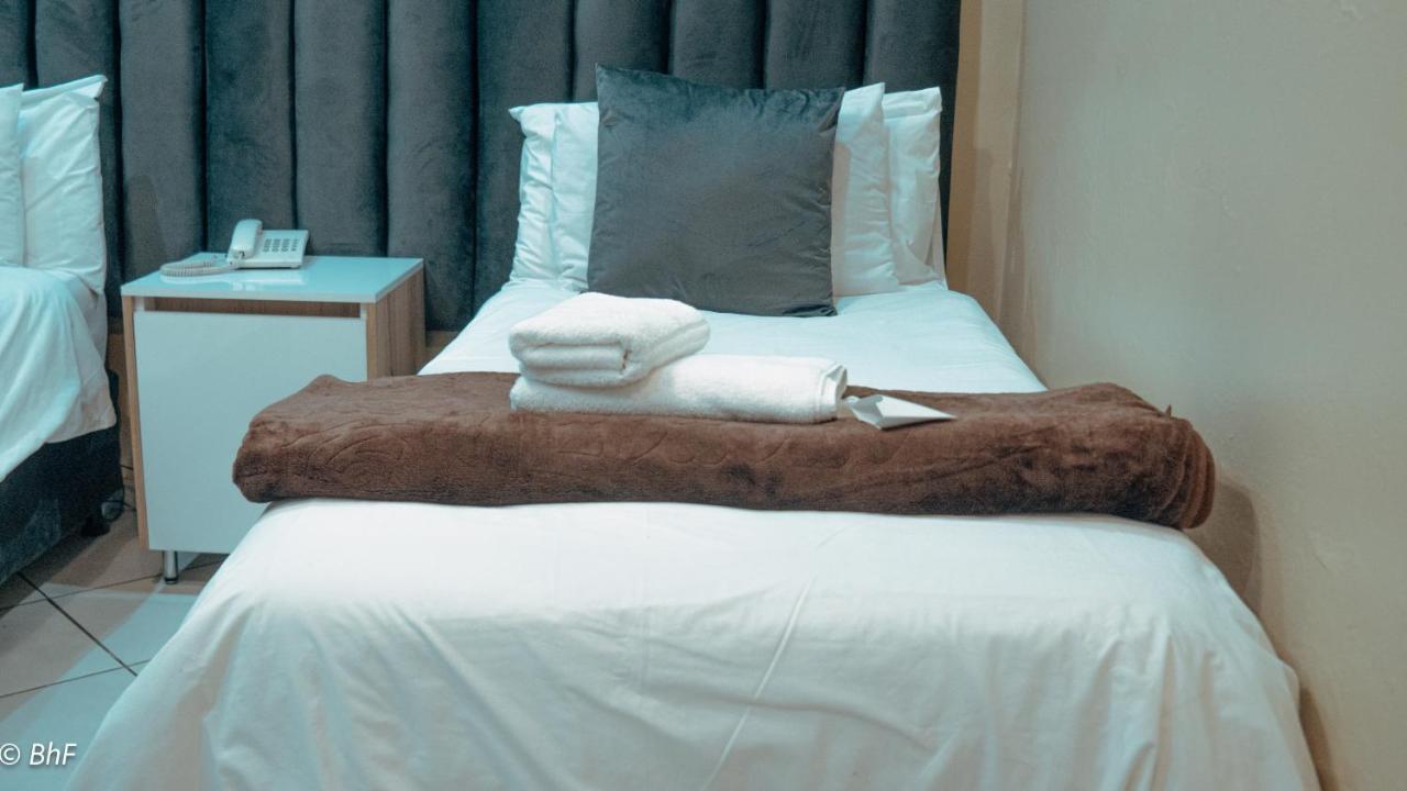 Henry George Guest House Претория Экстерьер фото