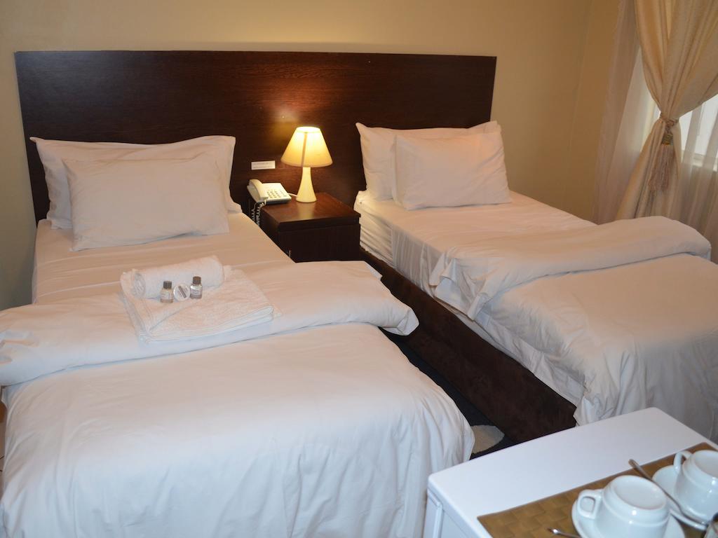 Henry George Guest House Претория Экстерьер фото